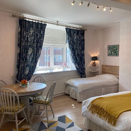 Deluxe Three Bed Bnb In Henley-On-Thames Near Station River & Town Centre Exterior foto